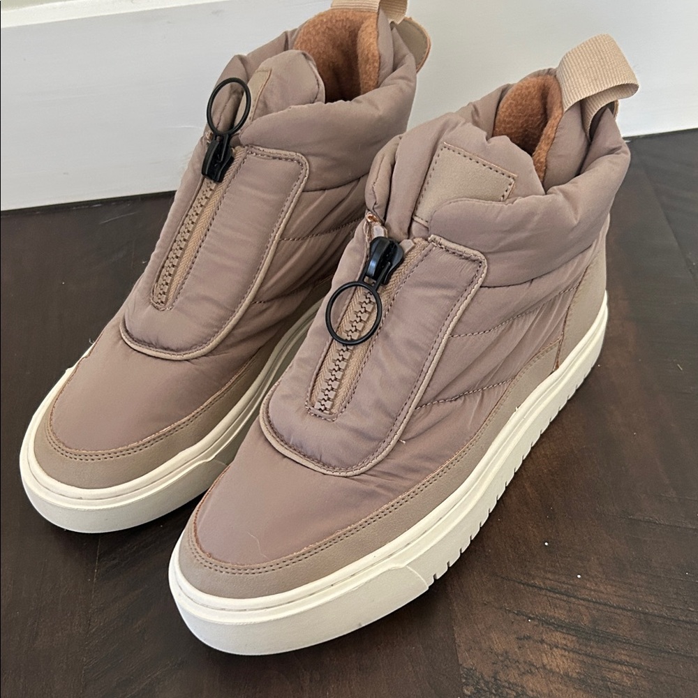 NEW Los Cabos Ceca water proof boots taupe size 40